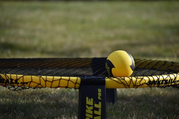 Révolutionner le jeu en plein air : Découvrez le spikeball, l'activité qui fait vibrer vos sens